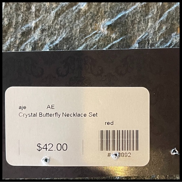 🎁 Red Crystal Butterfly Necklace Earring Set - Picture 8 of 12